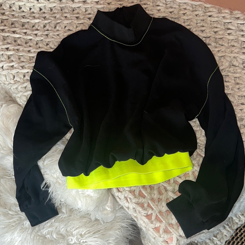 🫐3/$25 SALE - ZARA Black Cropped Sweater with Neon Trim